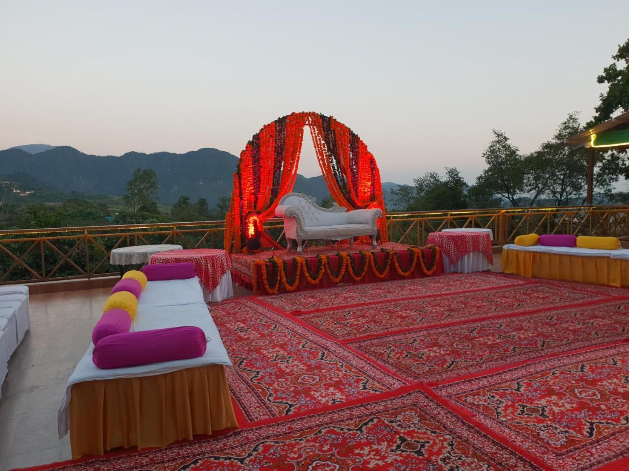 Hotel Rajpur Heights 3*